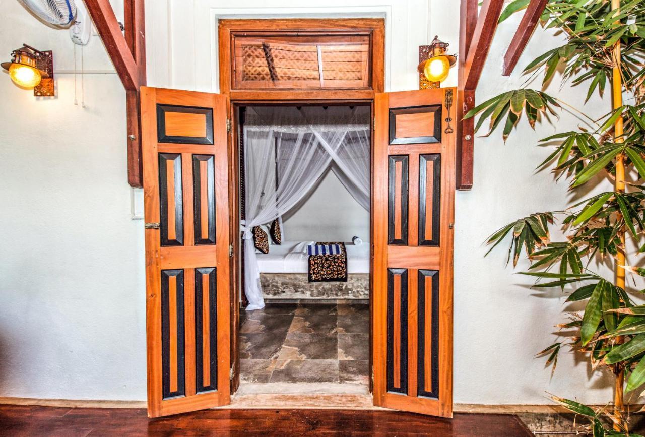 Waterland Hotel Negombo Kültér fotó